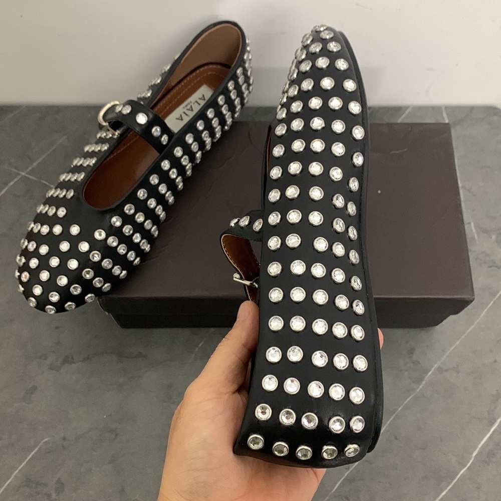 ❤️❤️ Alaia Women's Black Flats - Picture 2 of 5
